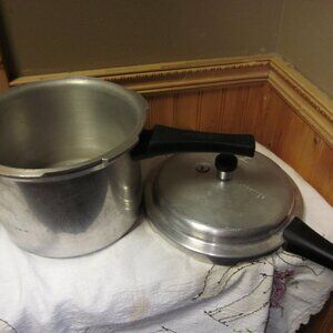 Vtg 4 qt EUC Prestige 4 qt pressure cooker canner rack jiggler clean great seal